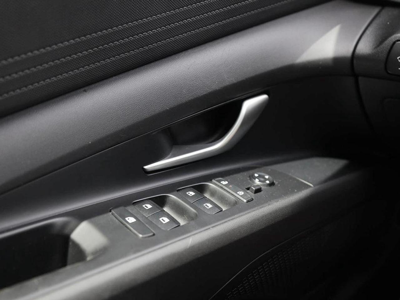 2025 Hyundai Elantra ESSENTIAL 4DR SEDAN Photo