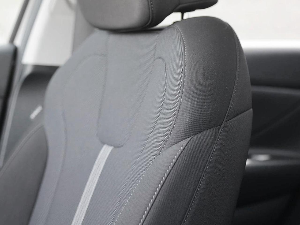 2025 Hyundai Elantra ESSENTIAL 4DR SEDAN Photo