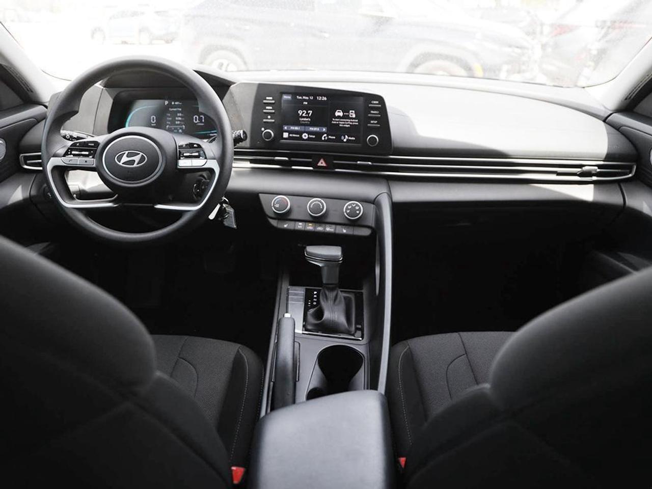 2025 Hyundai Elantra ESSENTIAL 4DR SEDAN Photo