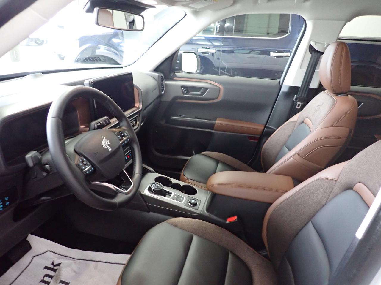 2025 Ford Bronco Sport Outer Banks 4X4 LEATHER Photo