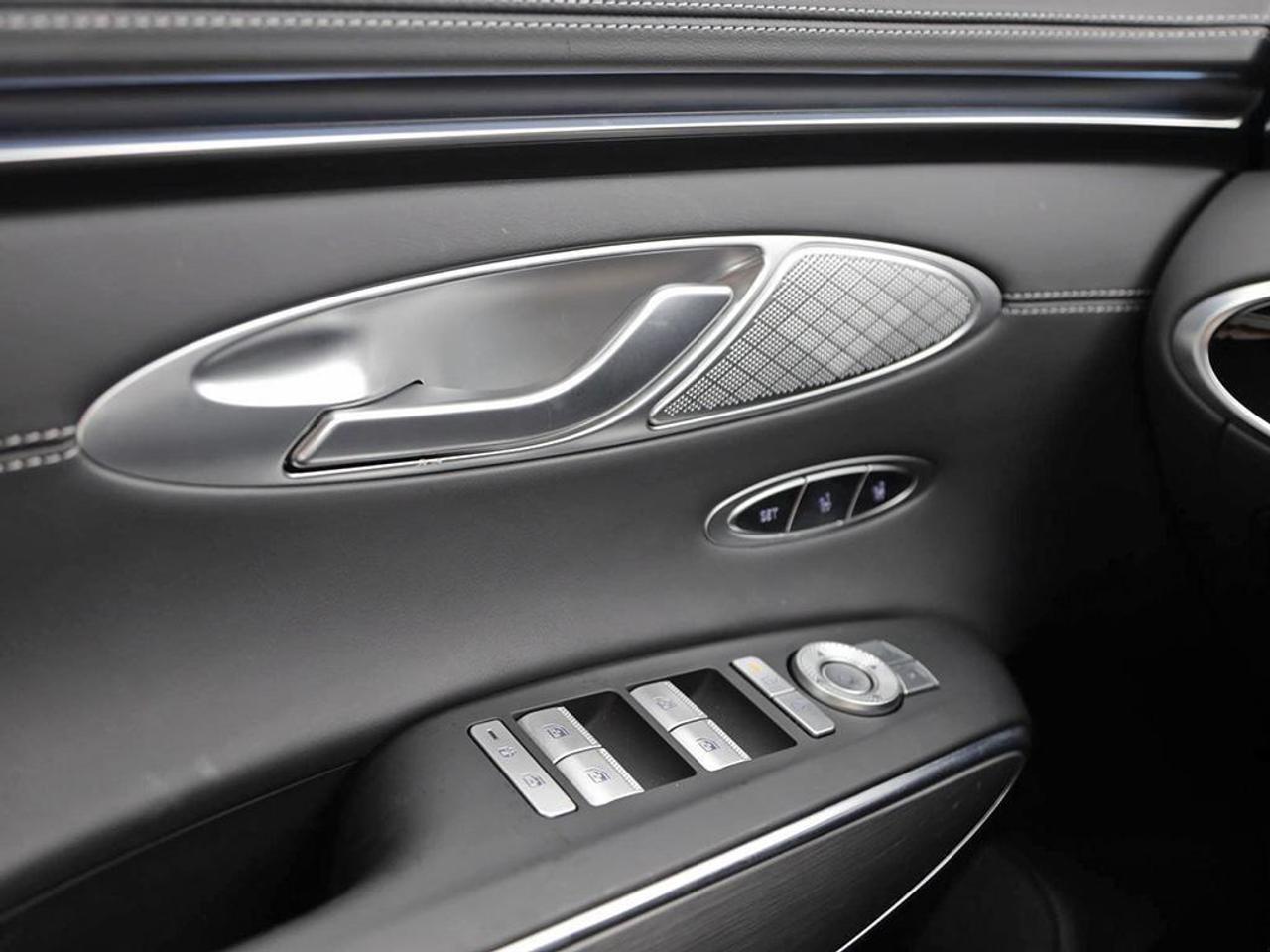 2026 Genesis GV70  Photo