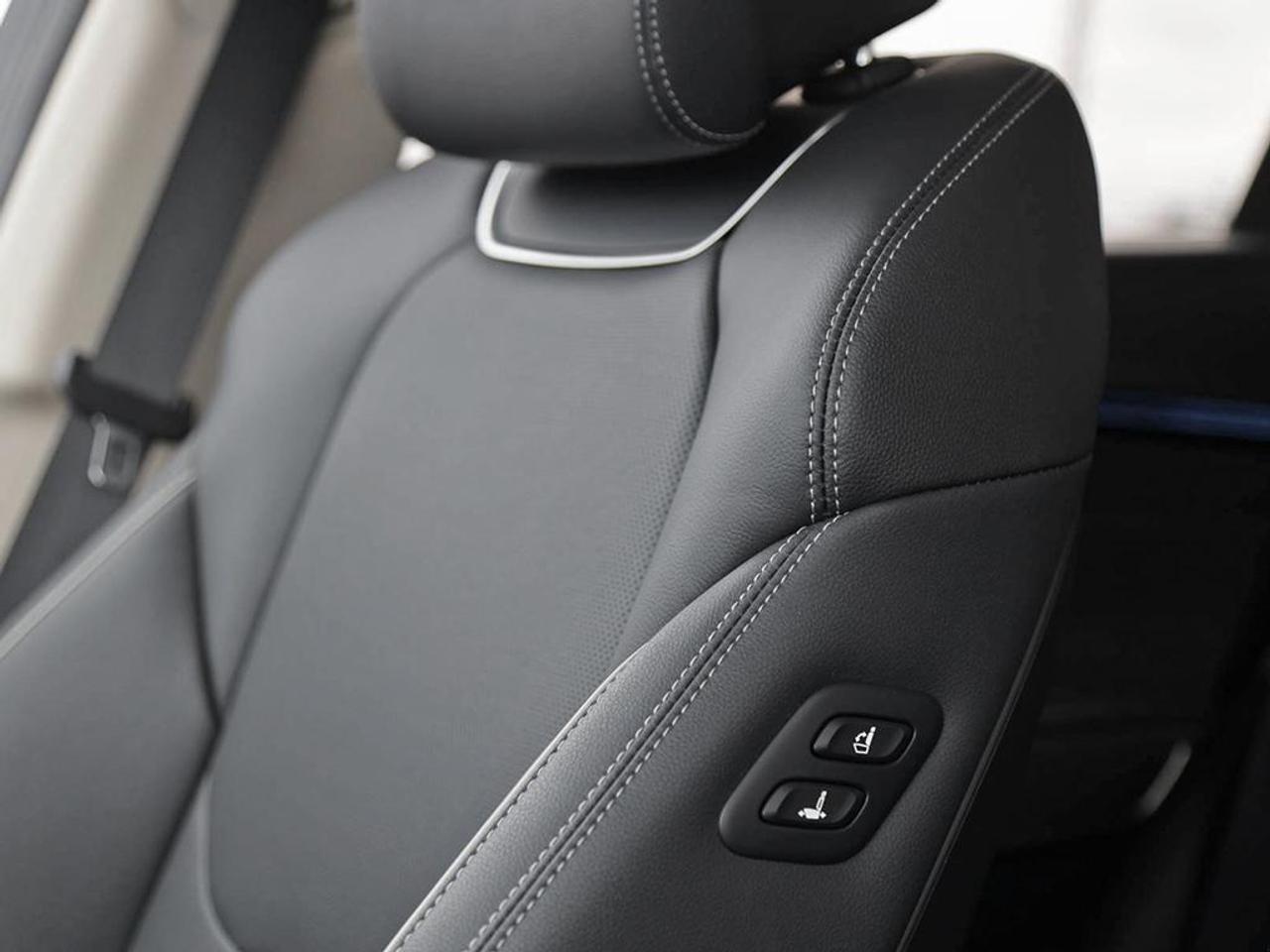 2026 Genesis GV70  Photo