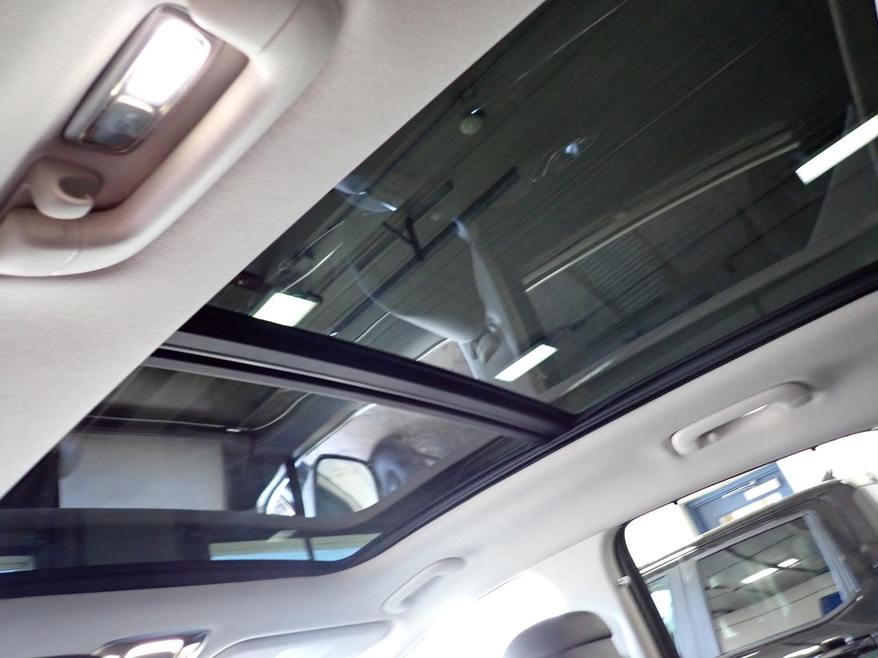 2025 Genesis GV70 2.5T Advanced Plus AWD LEATHER NAVI SUNROOF Photo
