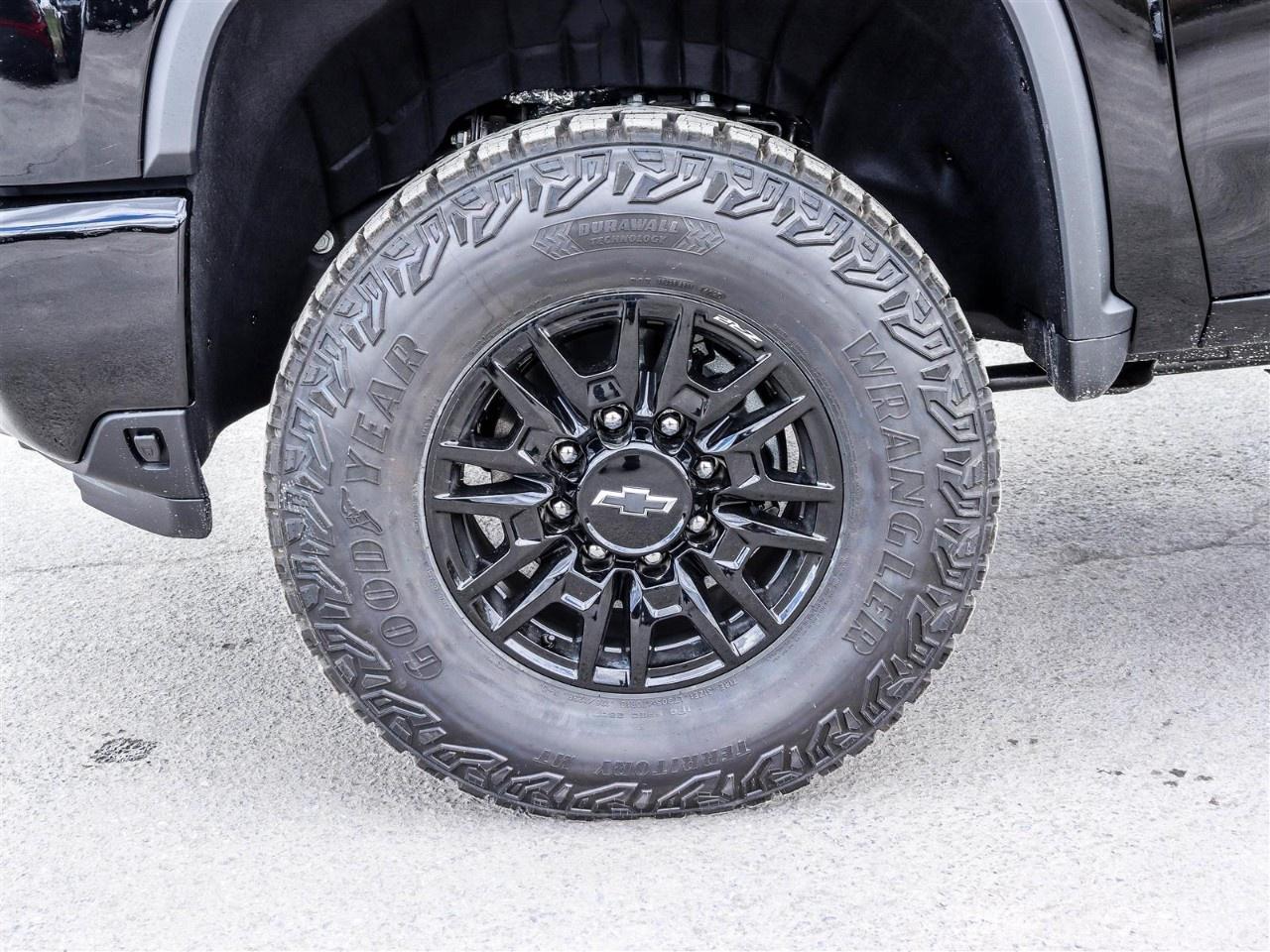 2026 Chevrolet SILVERADO 2500HD 4WD Crew Cab Standard Box ZR2 Photo