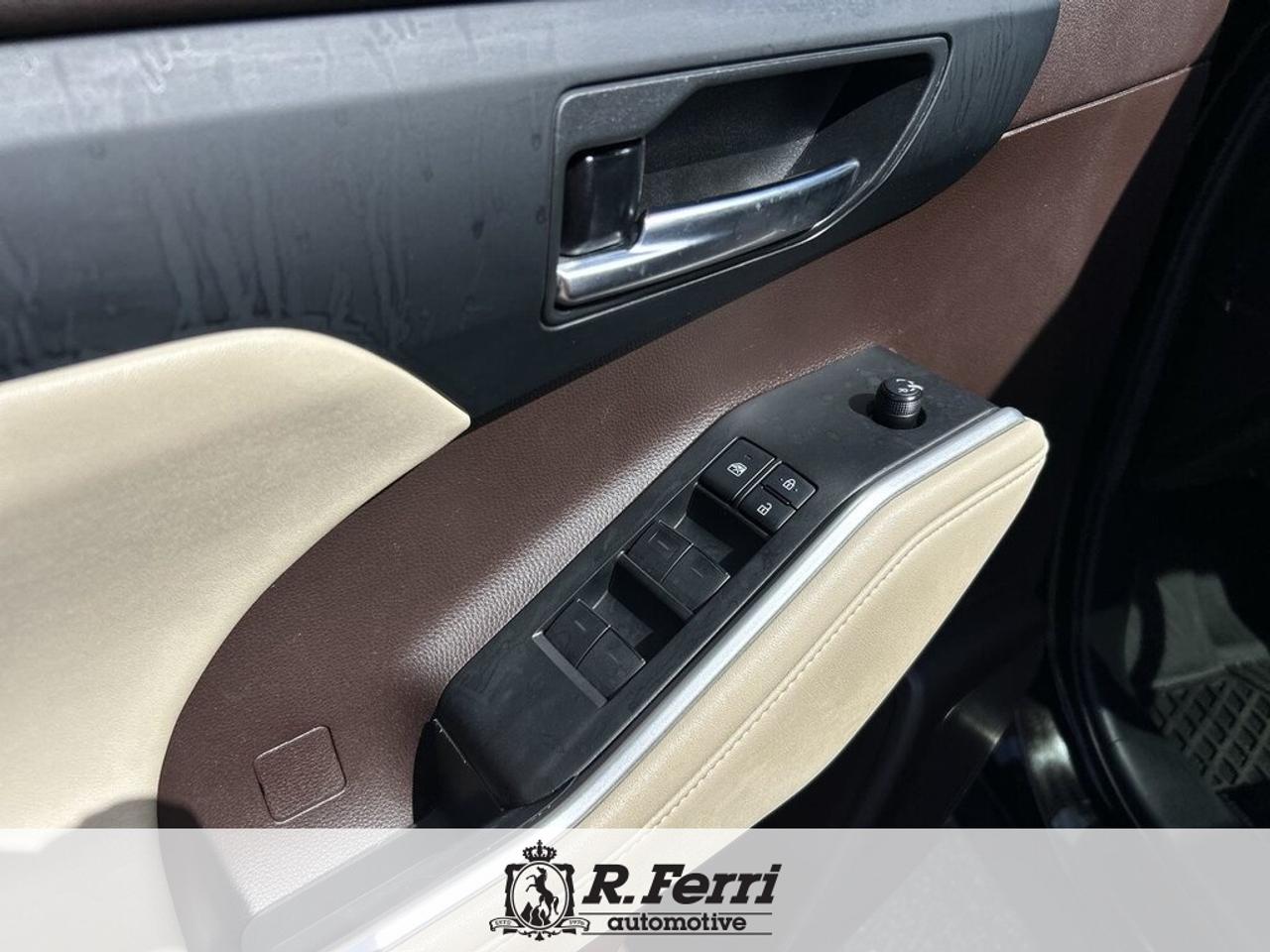 2021 Toyota Highlander XLE 4dr All-wheel Drive Photo