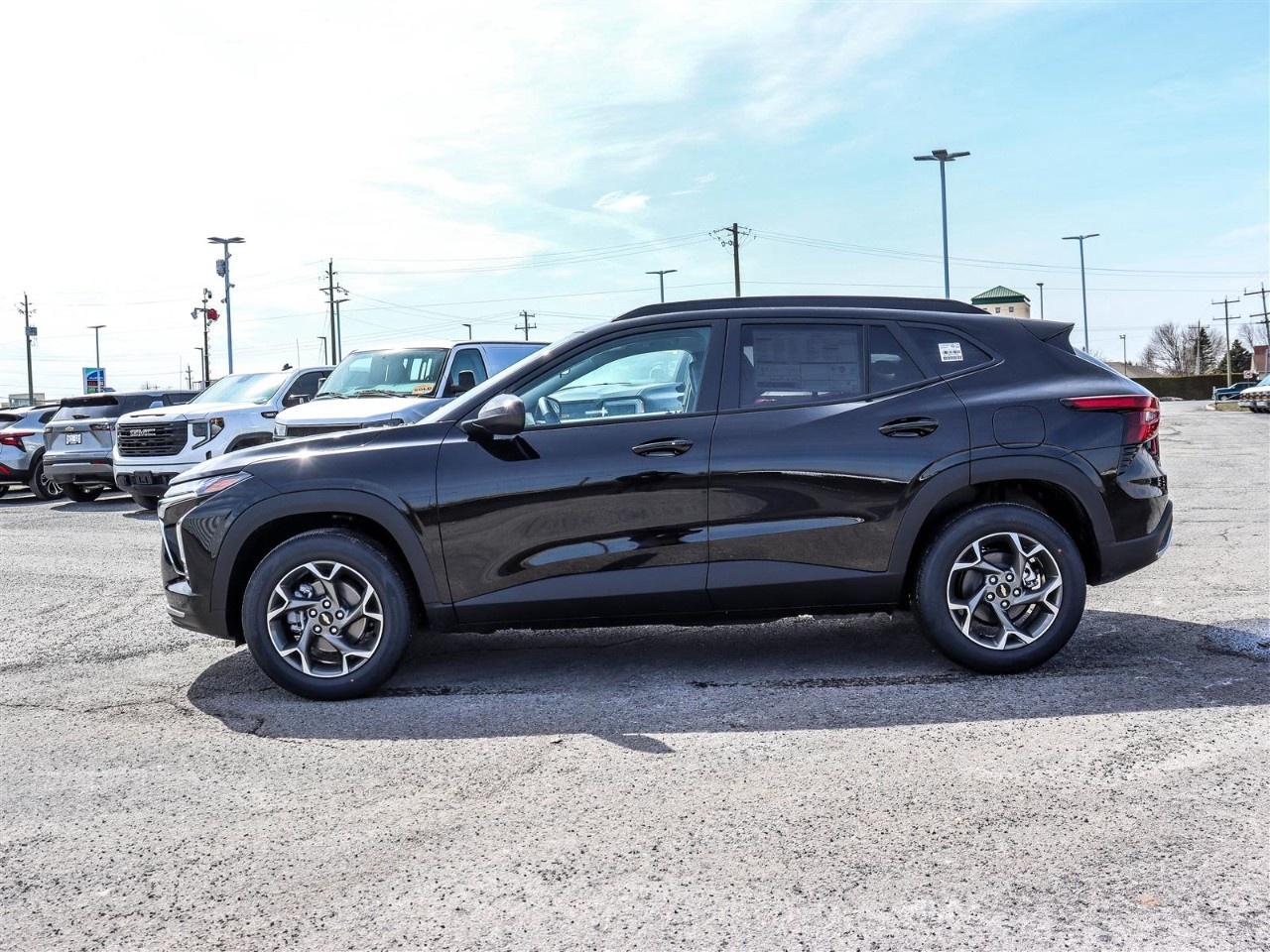2026 Chevrolet Trax Fwd 4dr Lt Photo2