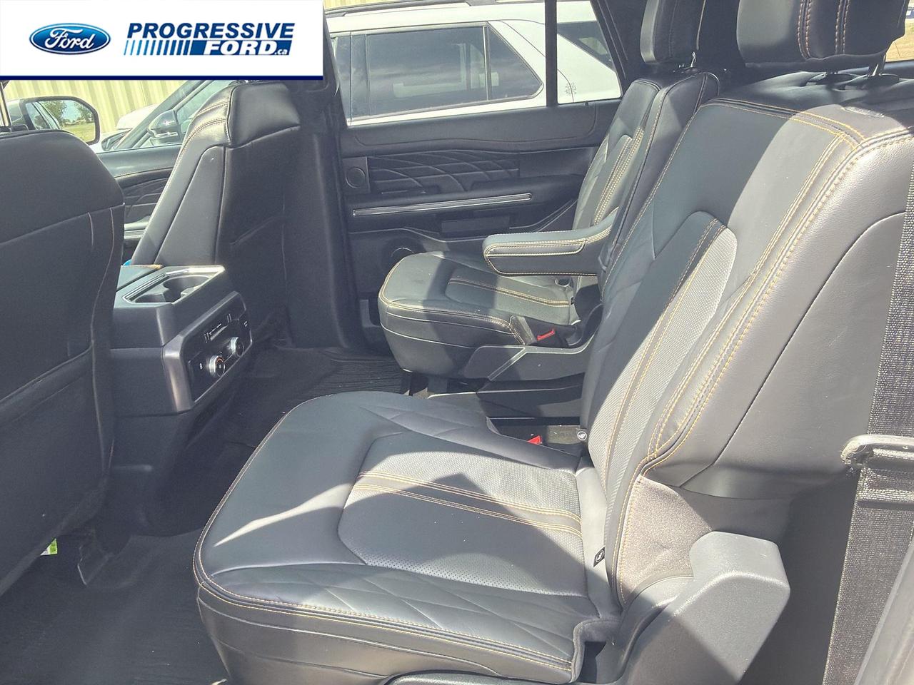 2024 Ford Expedition Max Platinum 4dr 4x4 Photo