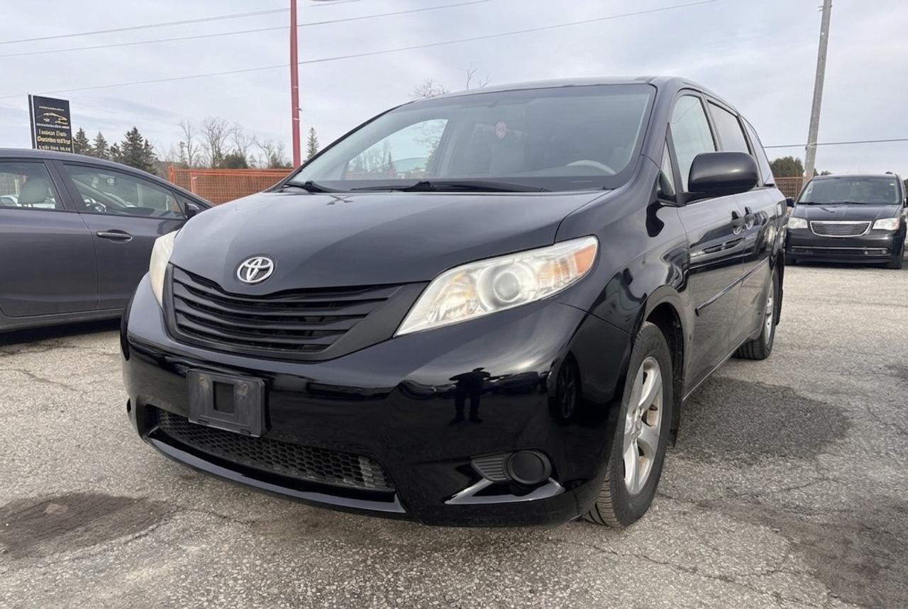 2013 Toyota Sienna LE Photo