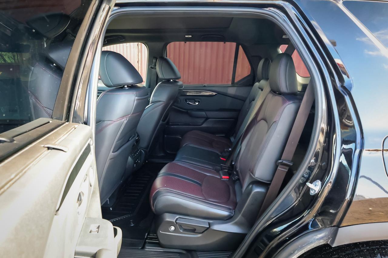 2025 Honda Pilot Black Edition 4dr All-Wheel Drive Photo