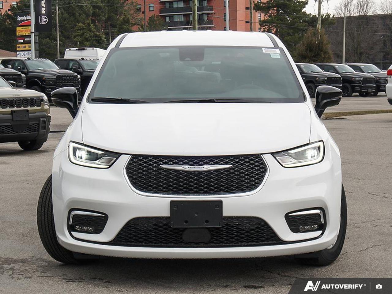 2026 Chrysler Pacifica Select Front-Wheel Drive Passenger Van Photo