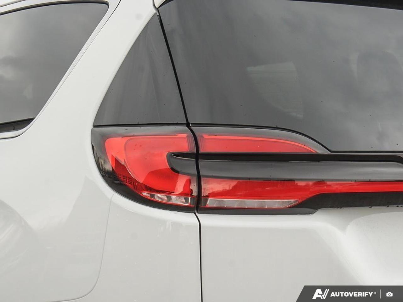 2026 Chrysler Pacifica Select Front-Wheel Drive Passenger Van Photo