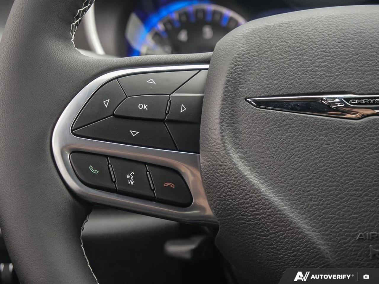 2026 Chrysler Pacifica Select Front-Wheel Drive Passenger Van Photo