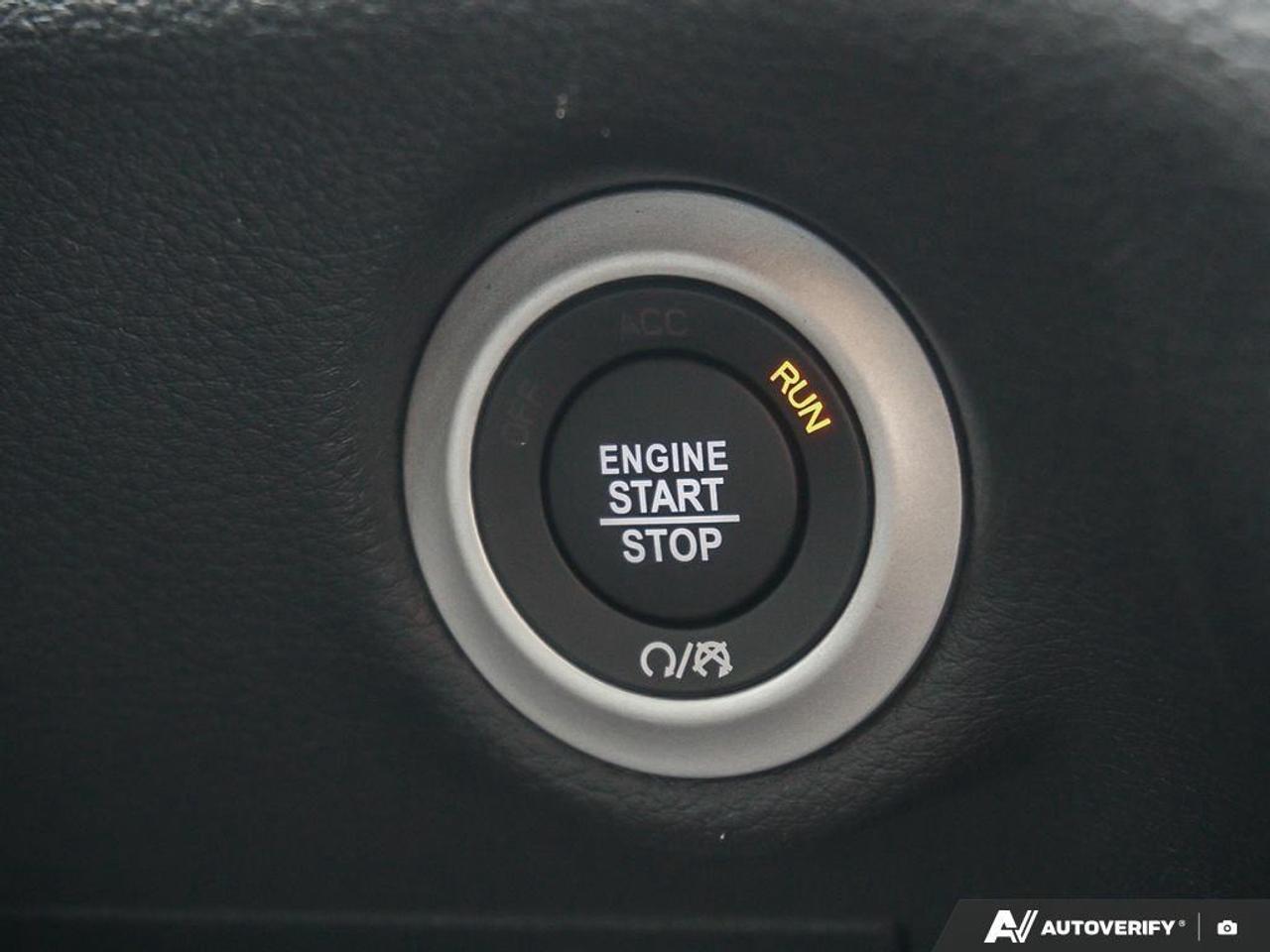 2026 Chrysler Pacifica Select Front-Wheel Drive Passenger Van Photo
