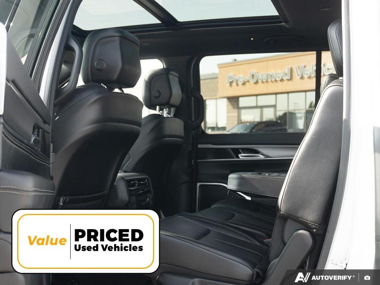 2024 Jeep Wagoneer Series II Carbide 4dr 4x4 Photo