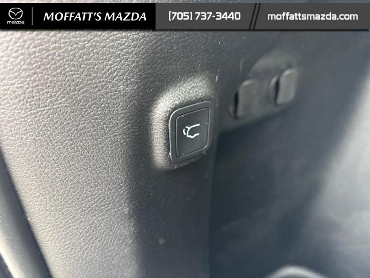 2020 Jeep Cherokee Trailhawk Photo