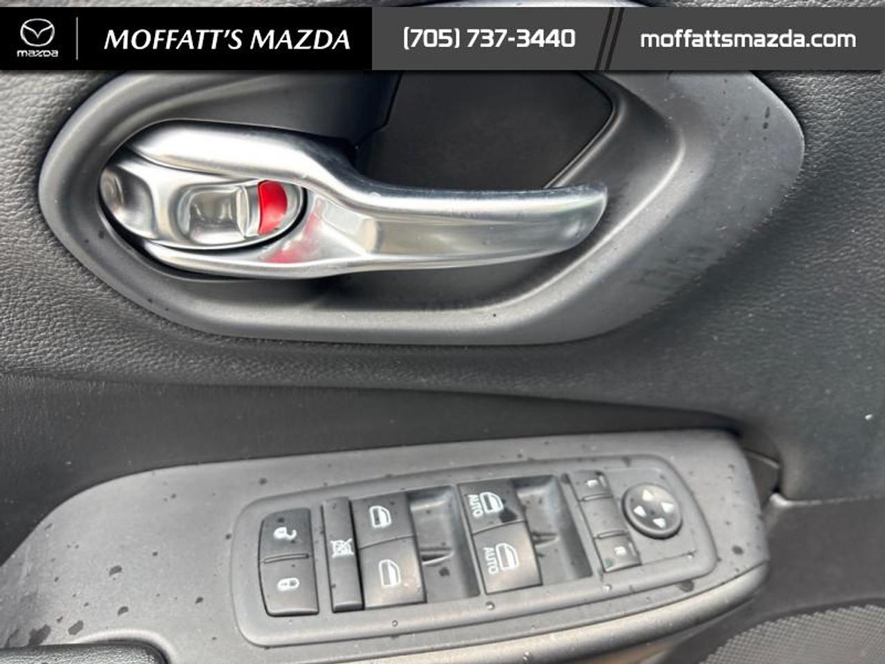 2020 Jeep Cherokee Trailhawk Photo