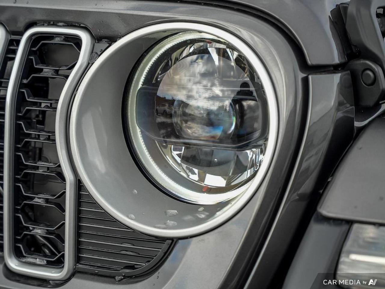 2025 Jeep Wrangler SAHARA 4DR 4X4 Photo