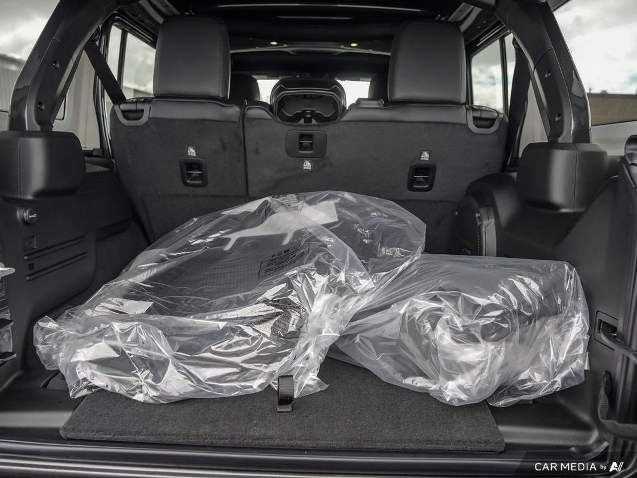 2025 Jeep Wrangler SAHARA 4DR 4X4 Photo