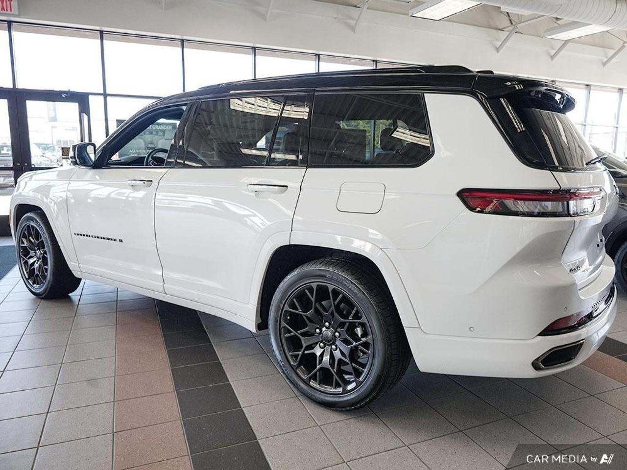 2025 Jeep Grand Cherokee L Summit 4dr 4x4 Photo2