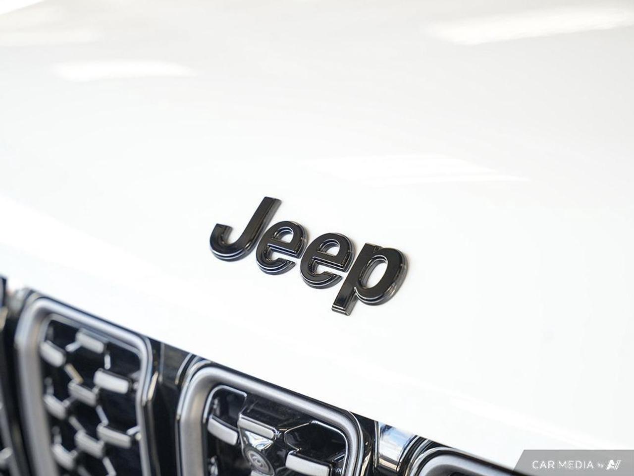 2025 Jeep Grand Cherokee L Summit 4dr 4x4 Photo