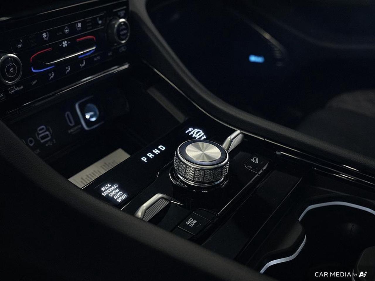 2025 Jeep Grand Cherokee L Summit 4dr 4x4 Photo