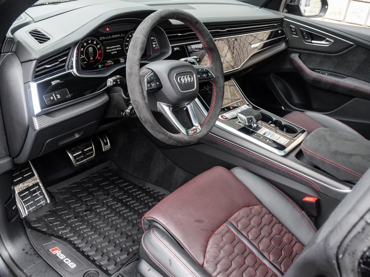 2025 Audi RS Q8 performance 4dr All-Wheel Drive quattro Sport Utility Photo