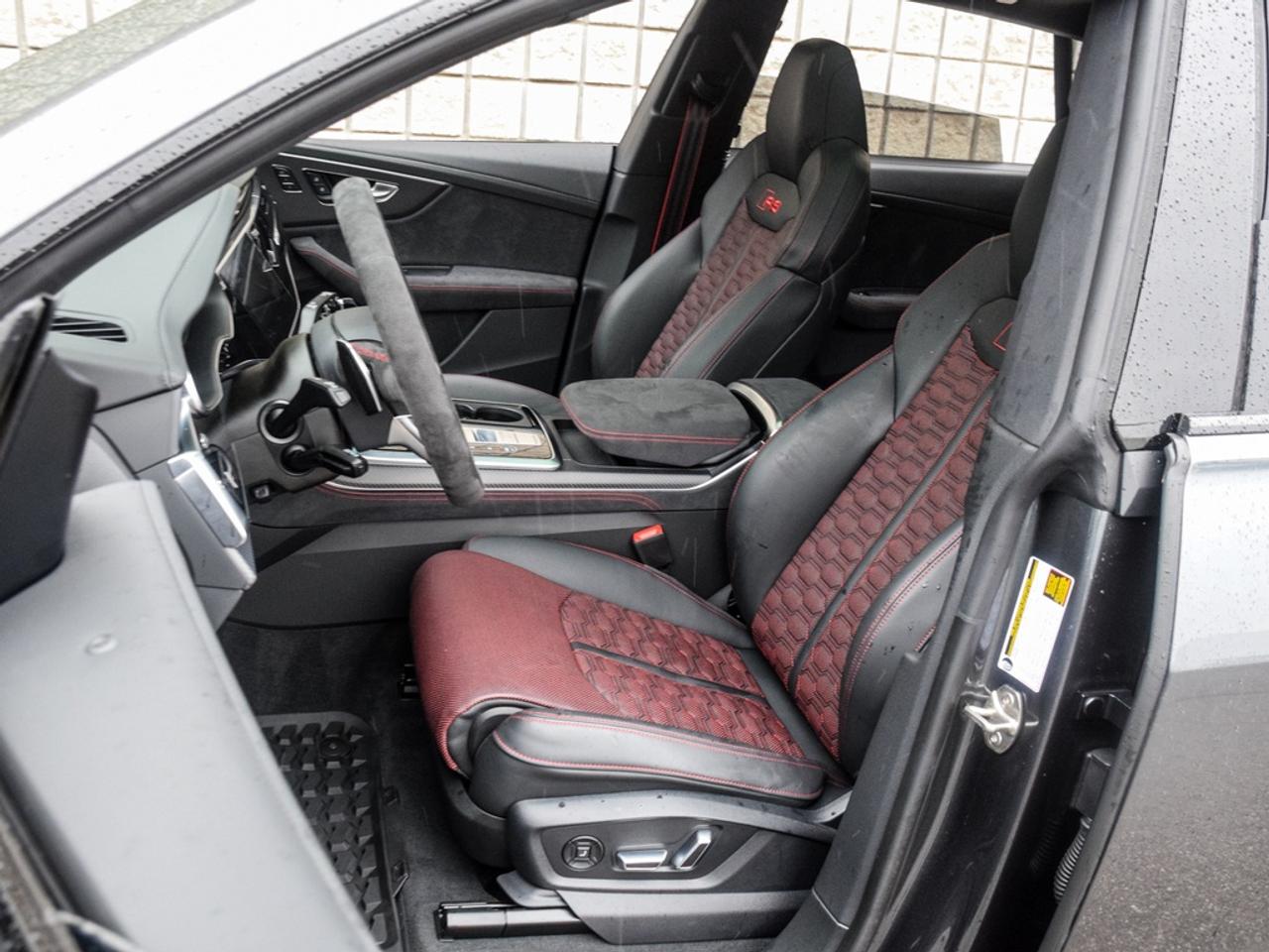 2025 Audi RS Q8 performance 4dr All-Wheel Drive quattro Sport Utility Photo