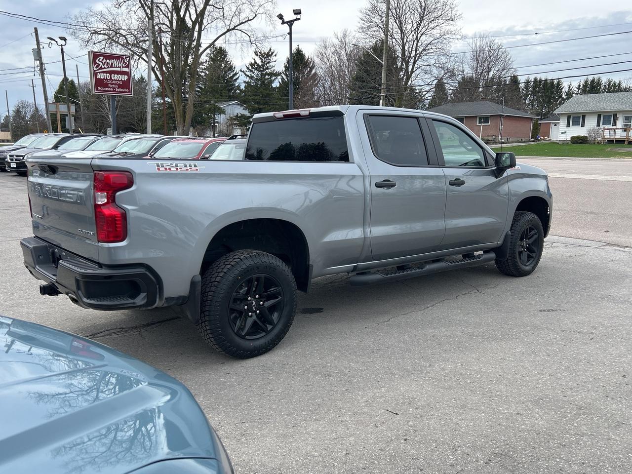 2023 Chevrolet Silverado 1500 TRAILBOSS/BACK UP CAM/4X4 CALL PICTON 613-476-2188 Photo