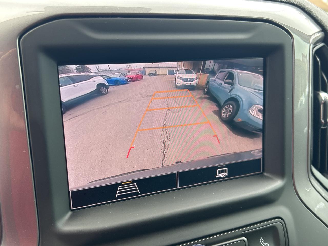 2023 Chevrolet Silverado 1500 TRAILBOSS/BACK UP CAM/4X4 CALL PICTON 613-476-2188 Photo
