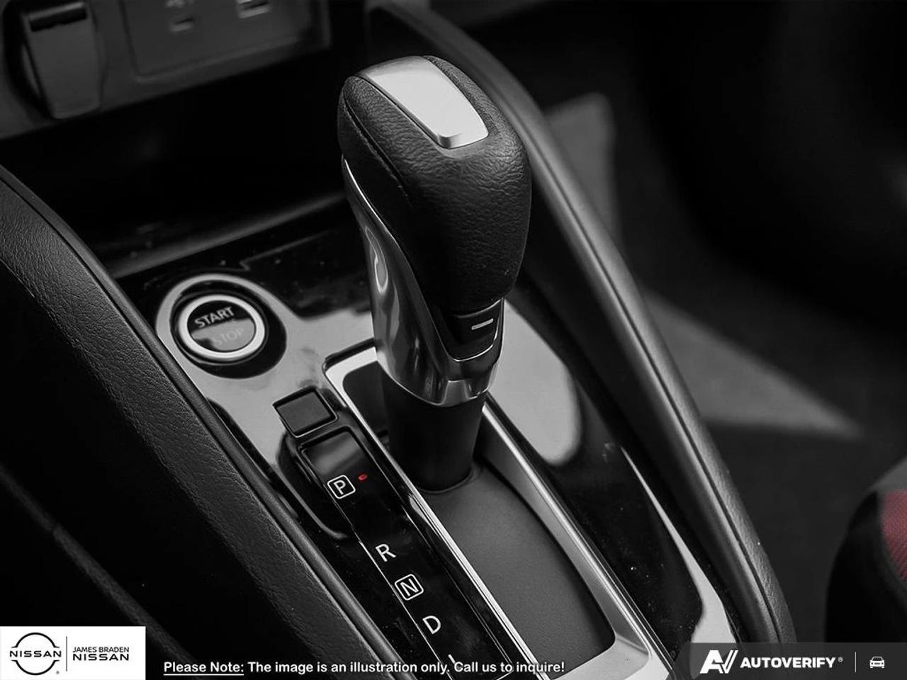 2025 Nissan Versa SR CVT Photo