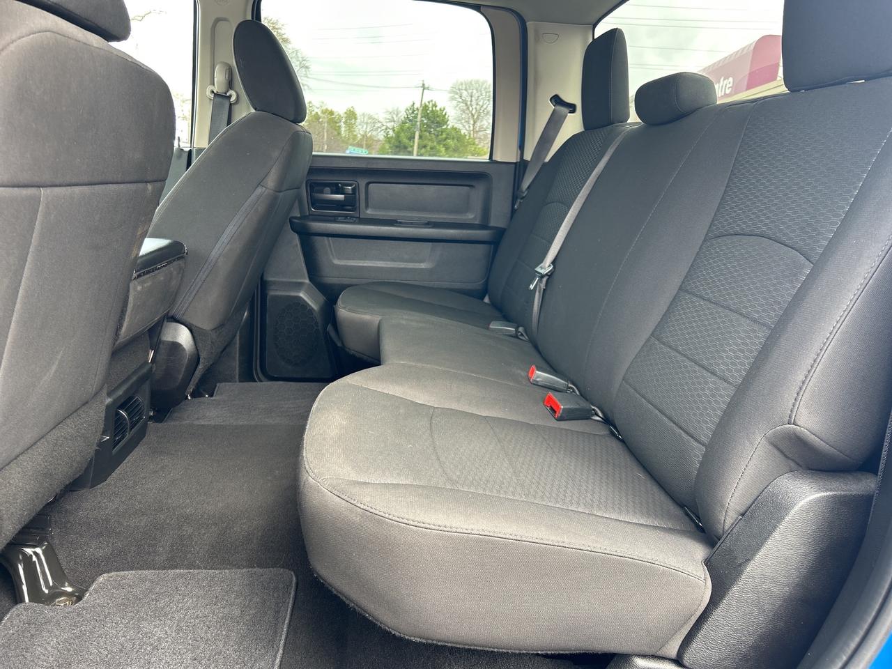 2020 RAM 1500 Classic EXPRESS/BACK UP CAM/4X4 CALL PICTON 613-476-2188 Photo