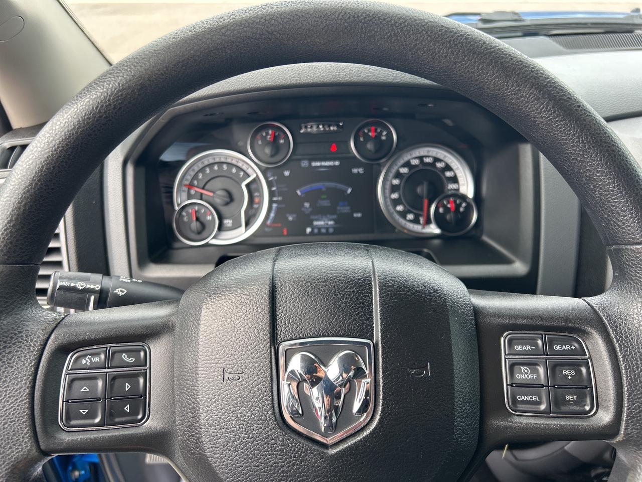 2020 RAM 1500 Classic EXPRESS/BACK UP CAM/4X4 CALL PICTON 613-476-2188 Photo
