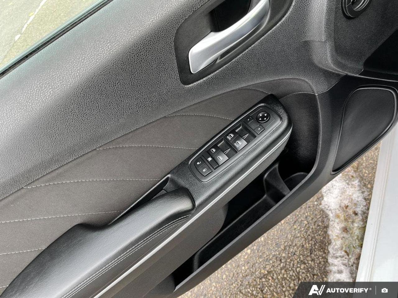 2020 Dodge Charger R/T | Hemi V8 | Apple Carplay | Android Auto | Vinyl Floors | Photo