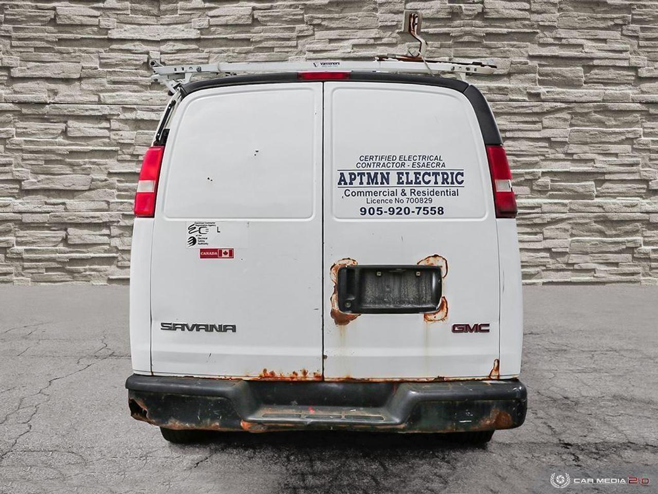 2003 GMC Savana Standard Rear-wheel Drive G2500 Cargo Van Photo