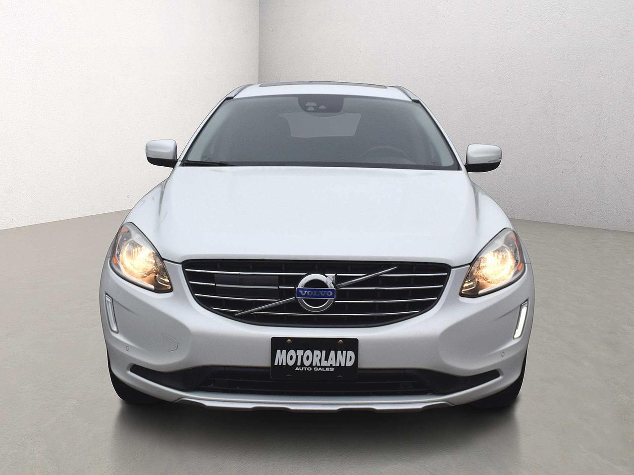 2015 Volvo XC60 T6 Premier Plus Photo2