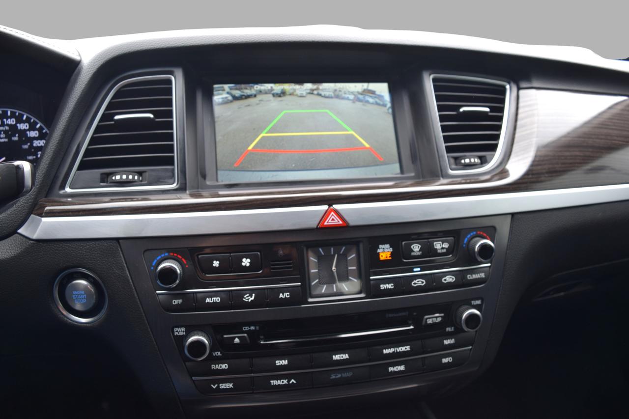 2015 Hyundai Genesis Premium AWD Navigation Photo