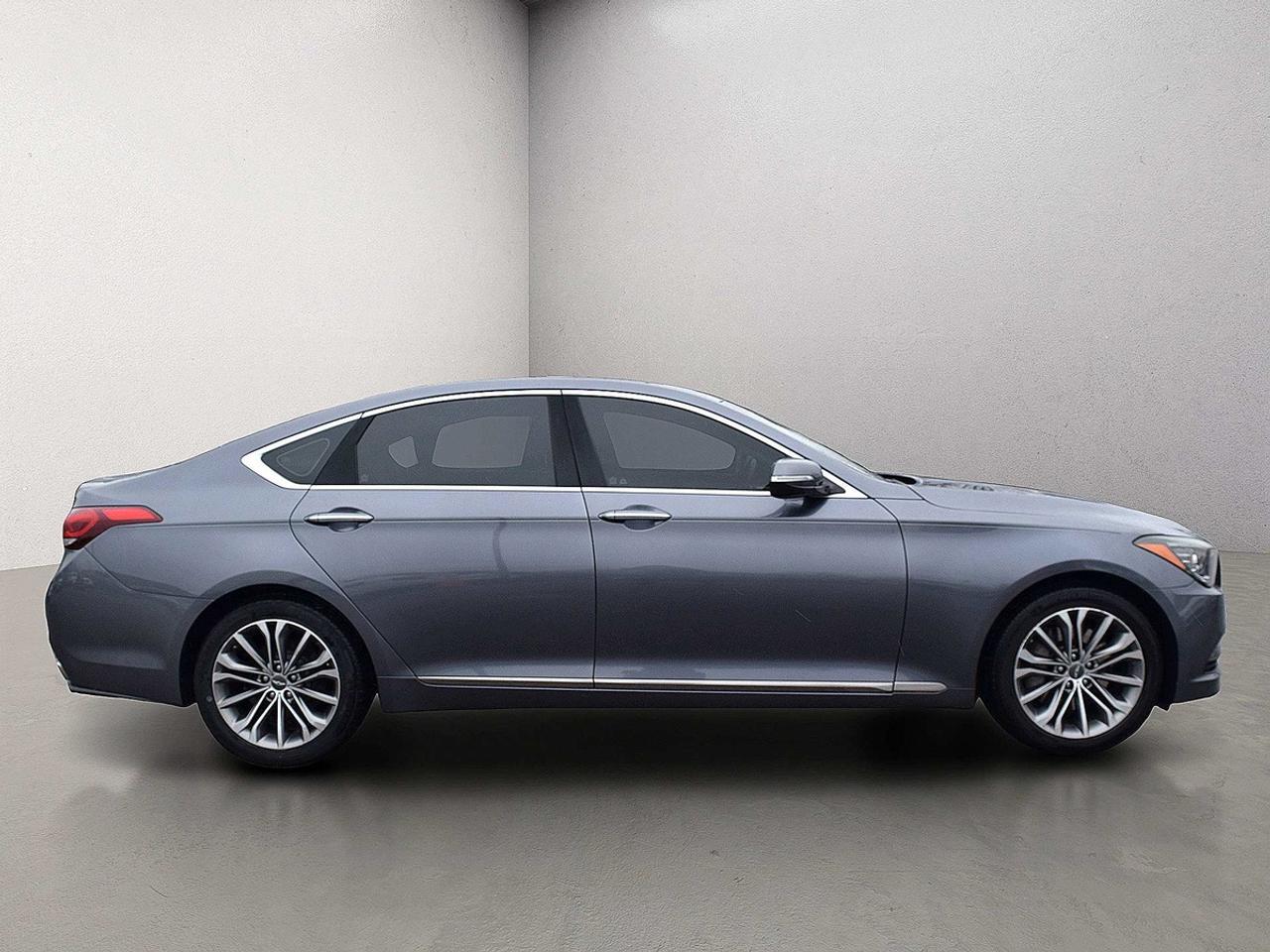 2015 Hyundai Genesis Premium AWD Navigation Photo