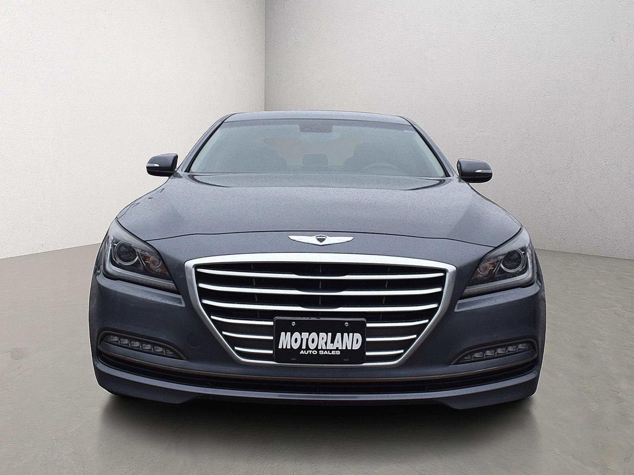 2015 Hyundai Genesis Premium AWD Navigation Photo