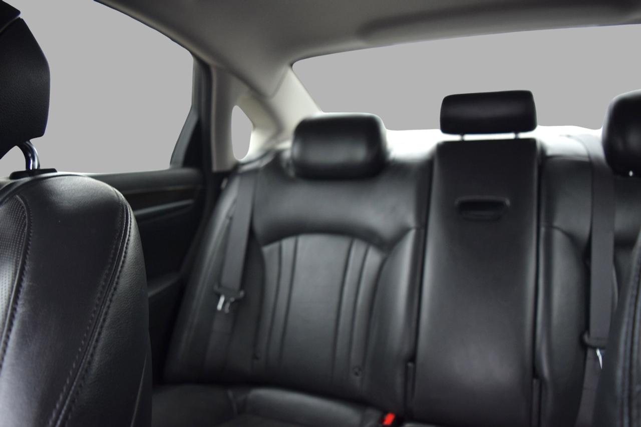 2015 Hyundai Genesis Premium AWD Navigation Photo