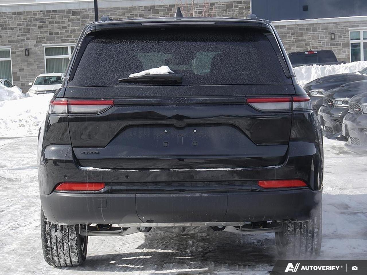 2025 Jeep Grand Cherokee Laredo 4dr 4x4 Photo