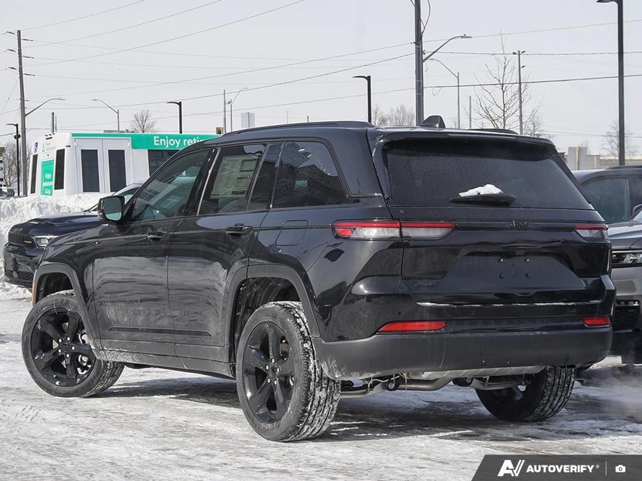 2025 Jeep Grand Cherokee Laredo 4dr 4x4 Photo