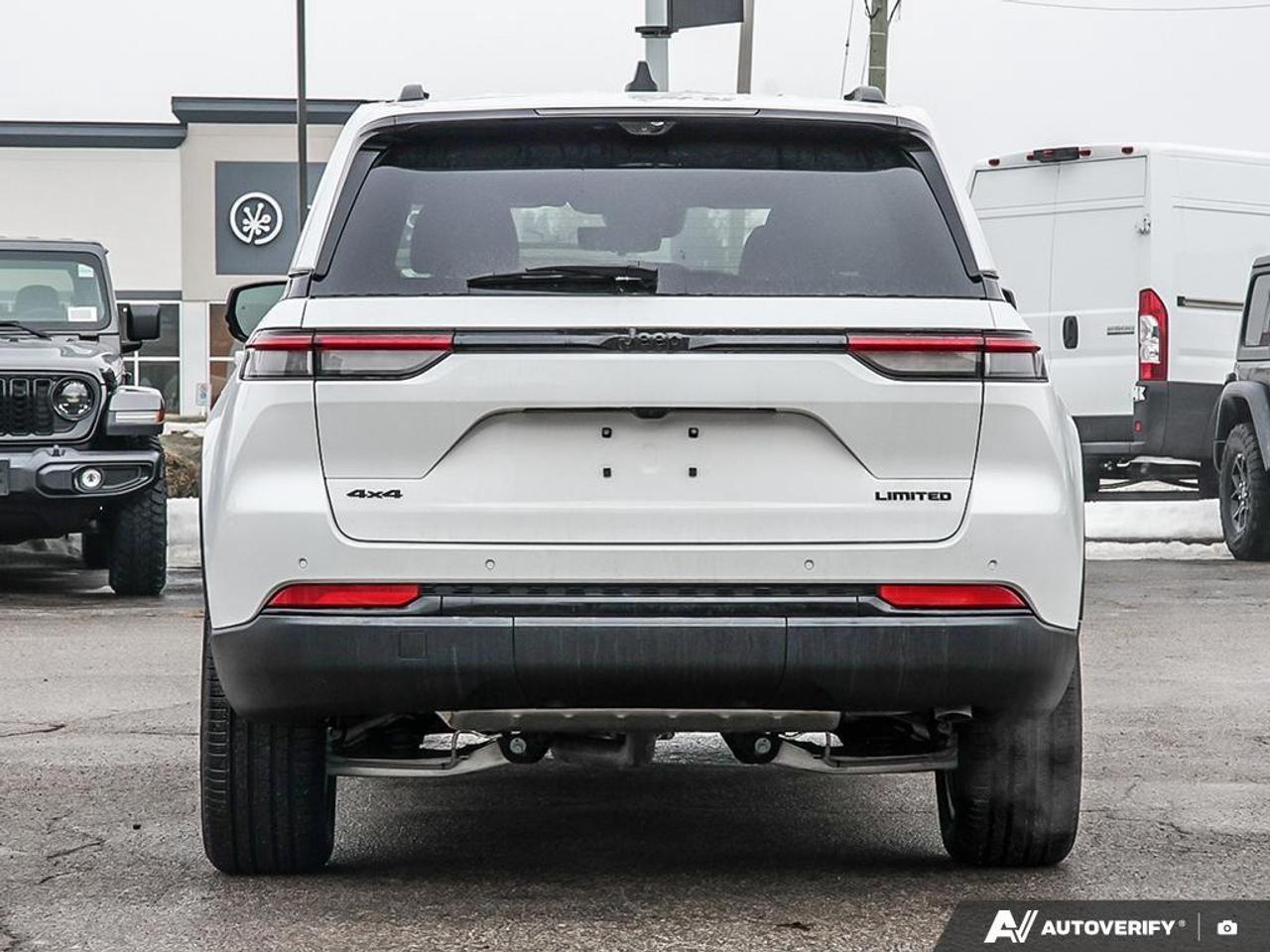 2025 Jeep Grand Cherokee Limited 4dr 4x4 Photo3