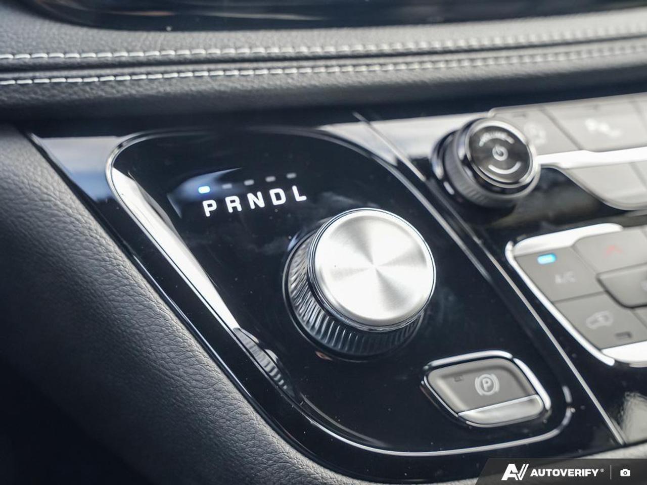 2026 Chrysler Pacifica Select Front-Wheel Drive Passenger Van Photo
