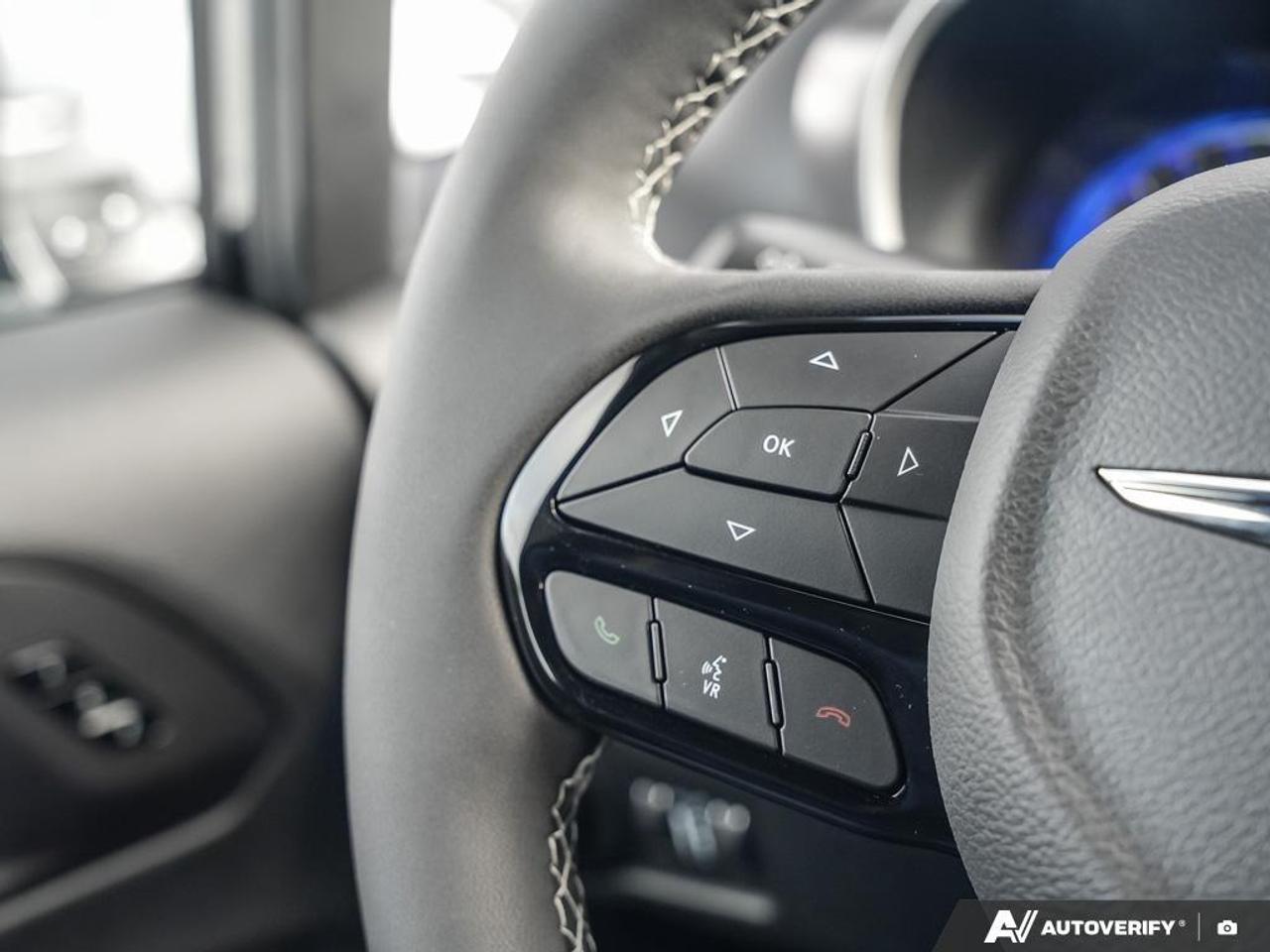 2026 Chrysler Pacifica Select Front-Wheel Drive Passenger Van Photo