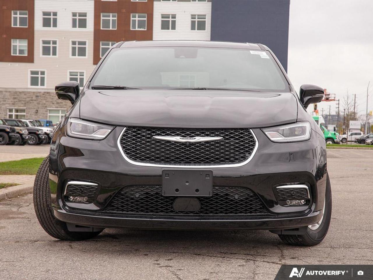 2026 Chrysler Pacifica Select Front-Wheel Drive Passenger Van Photo