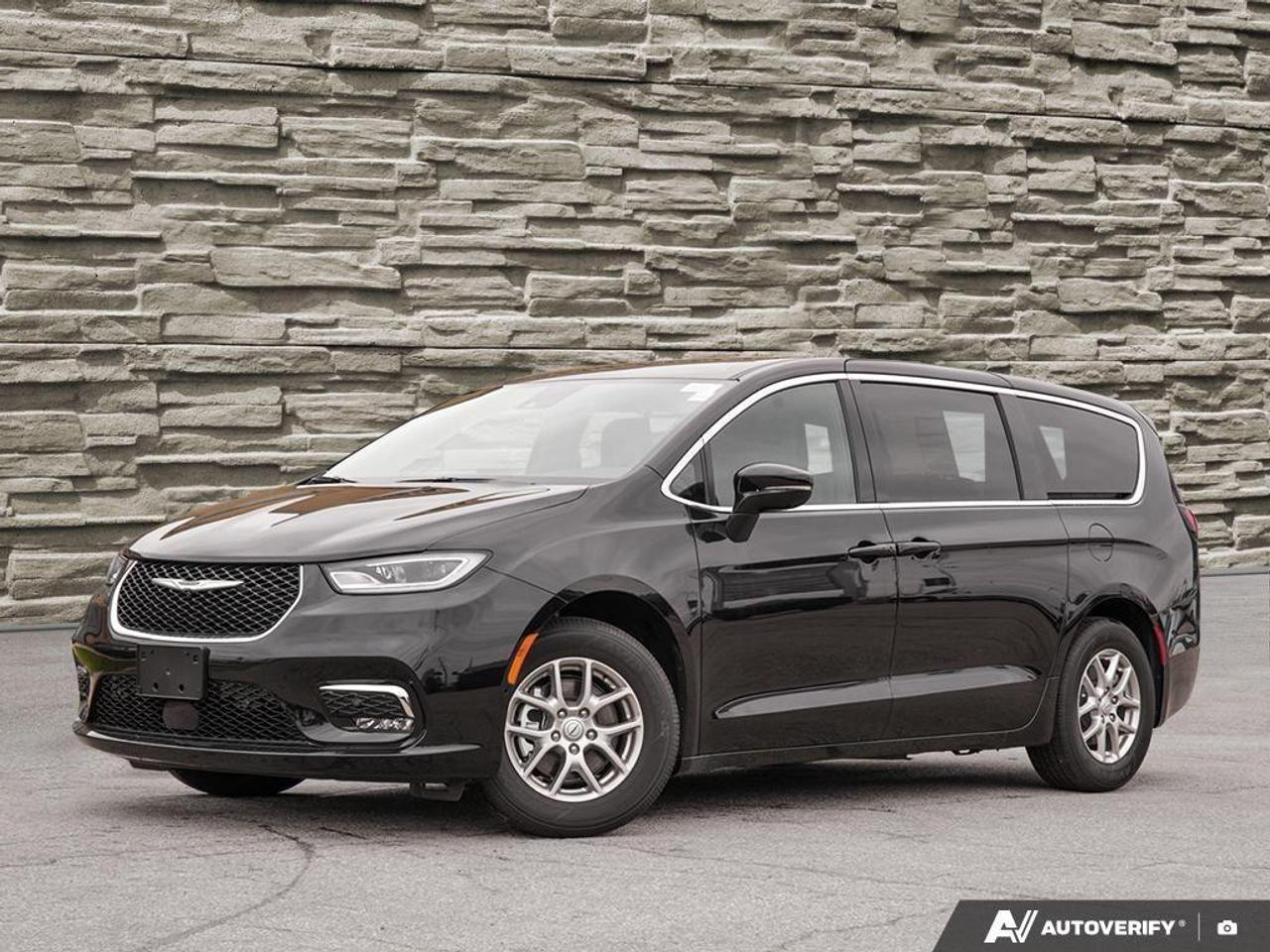 2026 Chrysler Pacifica Select Front-Wheel Drive Passenger Van Photo