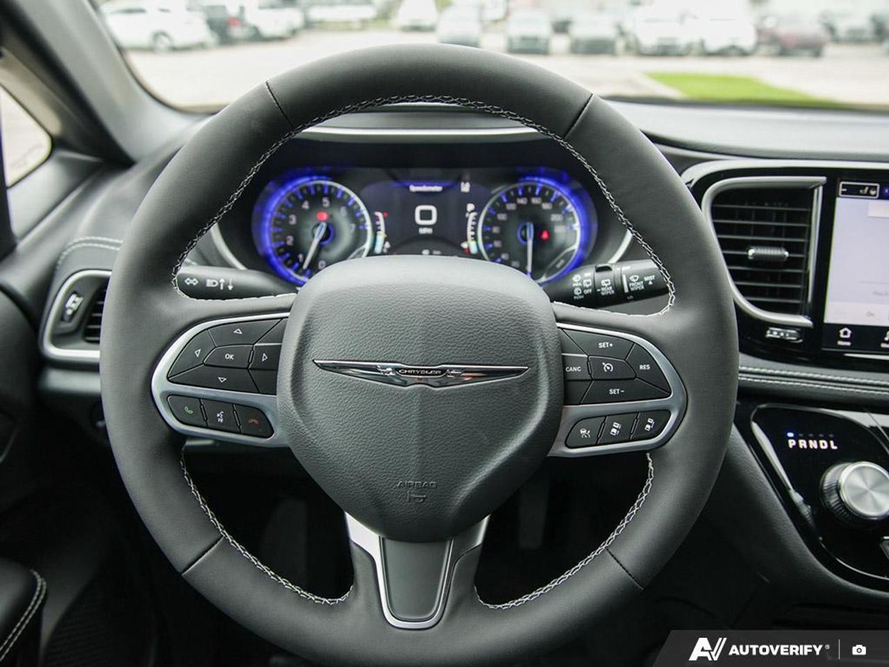 2026 Chrysler Pacifica Select Front-Wheel Drive Passenger Van Photo