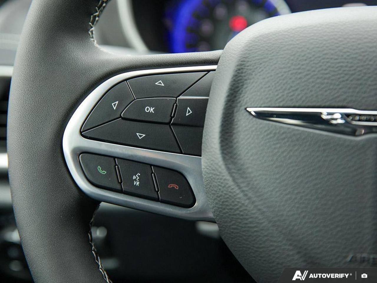 2026 Chrysler Pacifica Select Front-Wheel Drive Passenger Van Photo