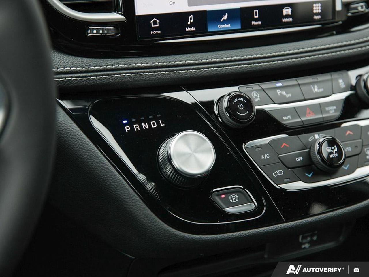 2026 Chrysler Pacifica Select Front-Wheel Drive Passenger Van Photo