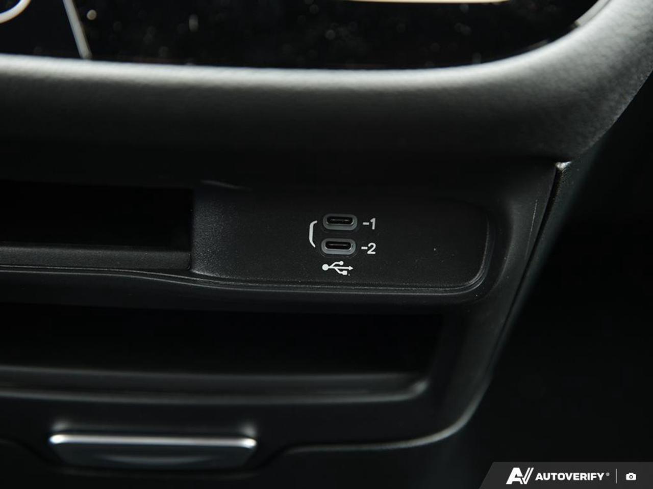 2026 Chrysler Pacifica Select Front-Wheel Drive Passenger Van Photo